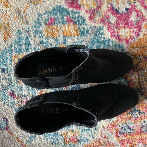 Anne Klein ankle boots. - Picture 2 of 4